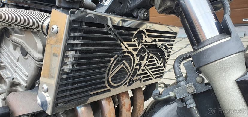 Kryt chladiče cestovné