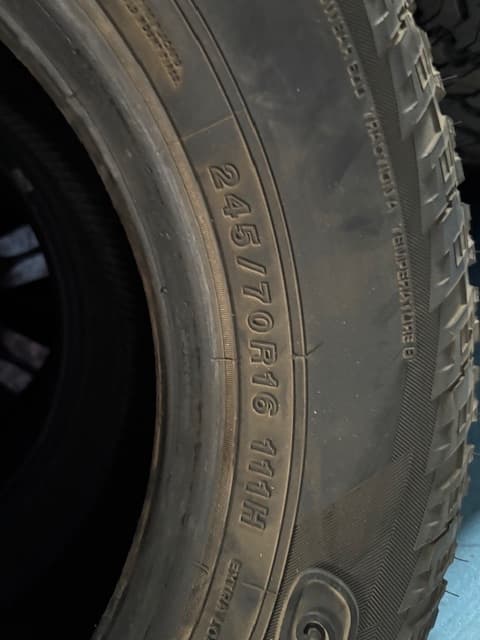 Predám Yokohama GEOLANDER A/T 245/70R16