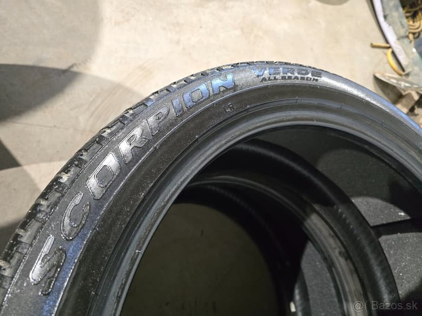 Celoročné Pneu Pirelli Scorpion 275/40 R22