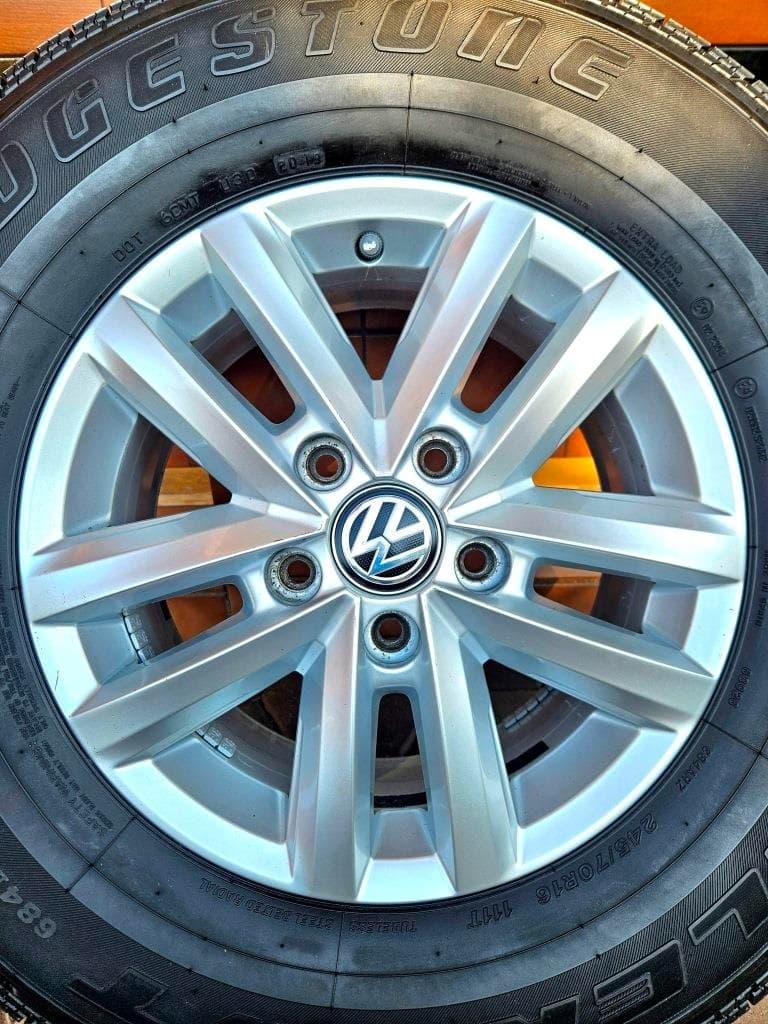 Alu R16 5x120 orig. VW AMAROK + letné 245/70 R16