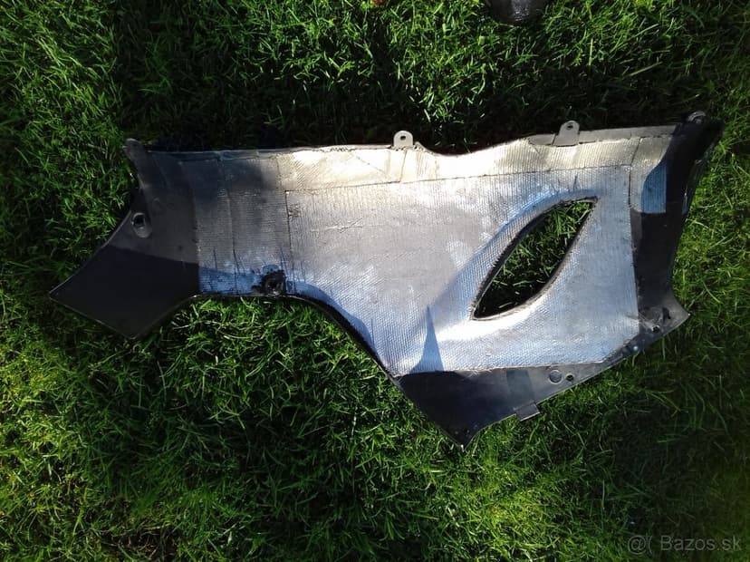 2005/06 Kawasaki zx6r spodný plast