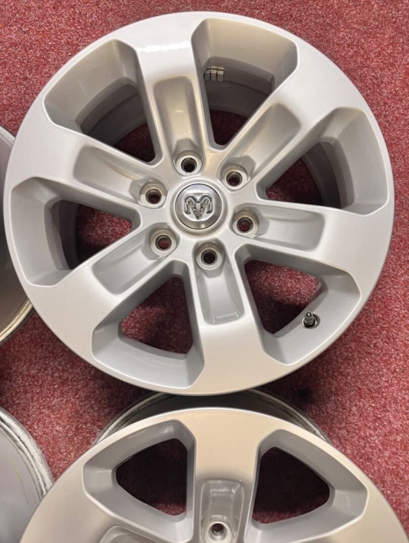 6x139.7 R18 Orig. Alu Dodge Ram 1500 5.Generace