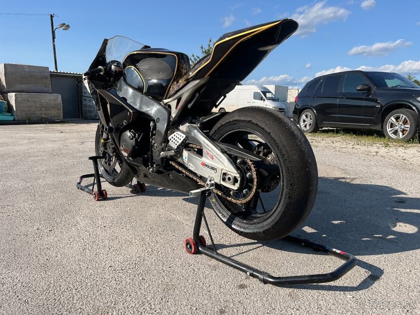Honda CBR 1000RR SC59E - okruhovka