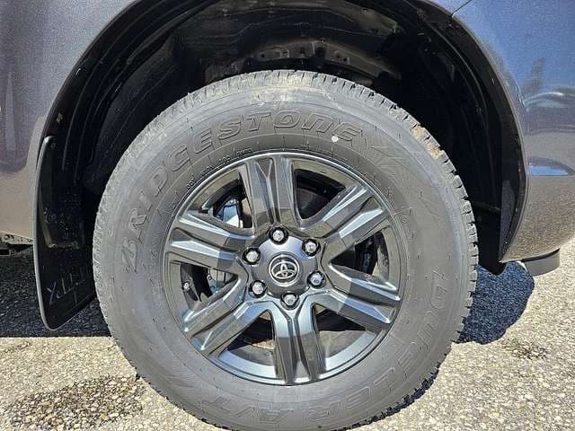 Toyota hilux 2.4 diesel rok 2023 zelená tmavá metalíza