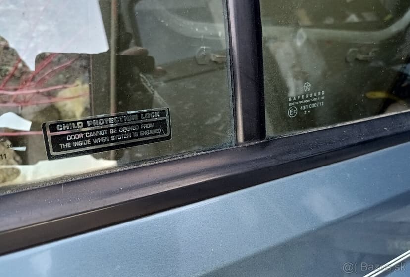 Jeep Cherokee XJ zadne prave dvere, ine diely