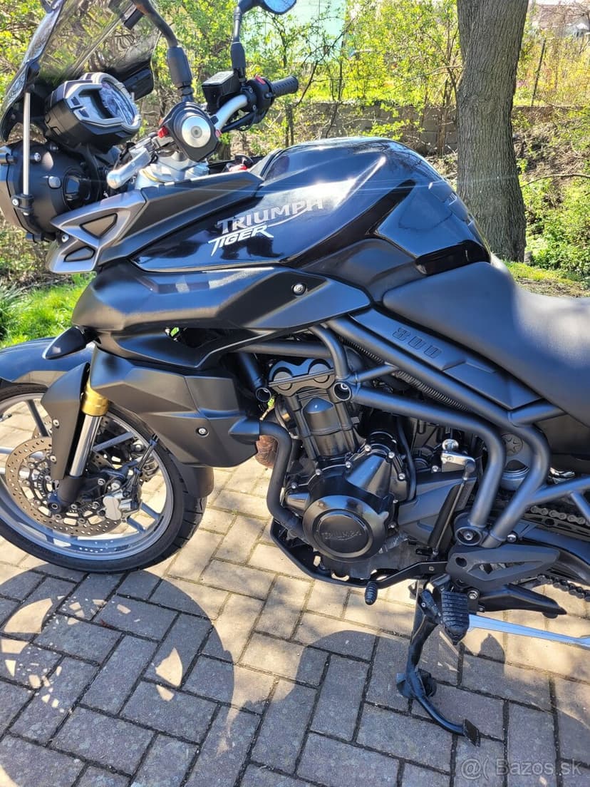 Triumph Tiger 800 XC cestovný paket, ABS