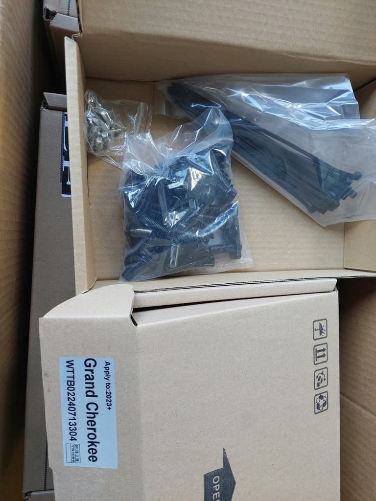 Elektrické nášľapy na JEEP GRAND CHEROKEE 21-24 VIDEO