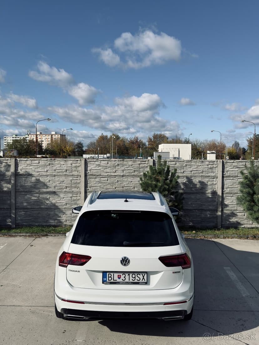 VW Tiguan R-Line 176KW Panoramatická strecha