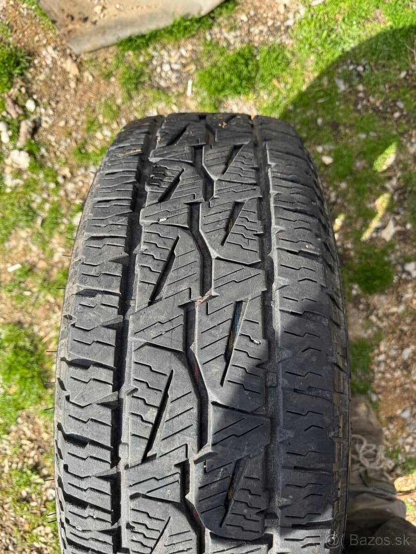 Toyota 6x139,7 R15 s pneu 255/70 BRIDGESTONE DUELER winter