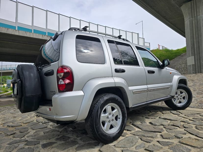Jeep Cherokee 2,8CRD /120kw A/T facelift //BEZ KOROZIE //