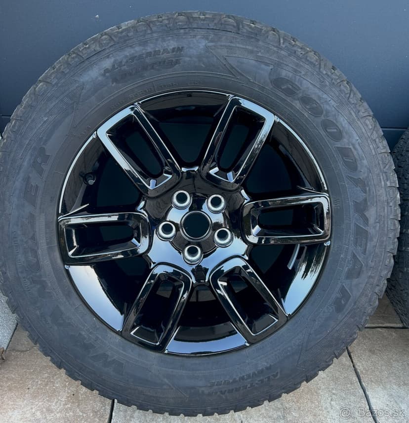 19" disky s pneumatikami Land Rover Defender