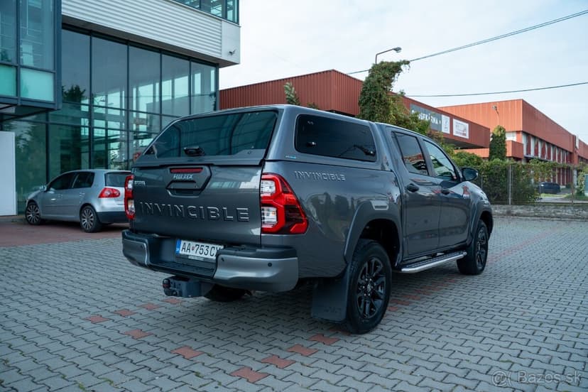 Toyota Hilux DC 2.8 I D-4D Invincible 4x4 A/T