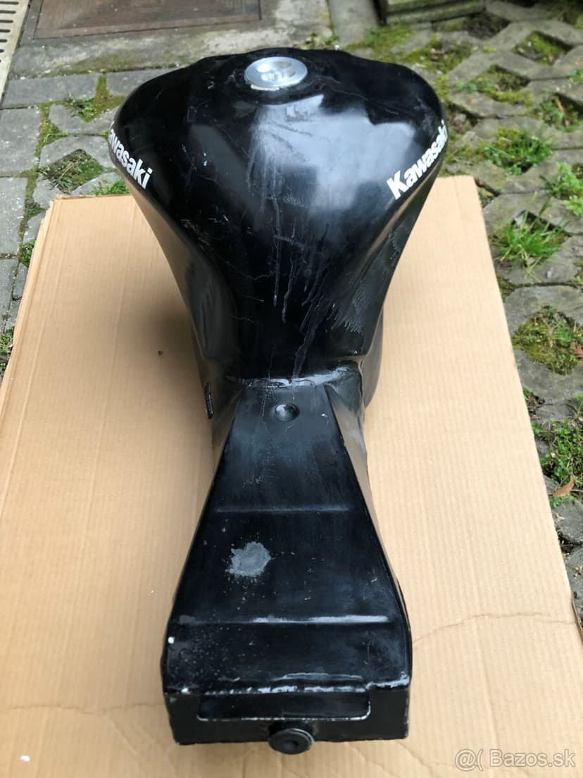 Kawasaki ZX10 R nádrž SBK