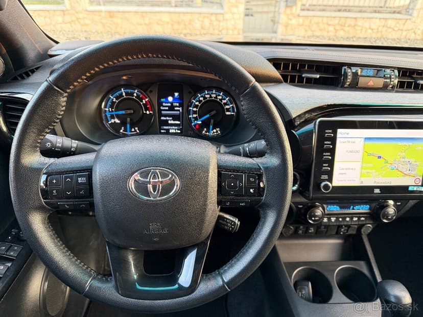 Toyota Hilux Invicible Sport