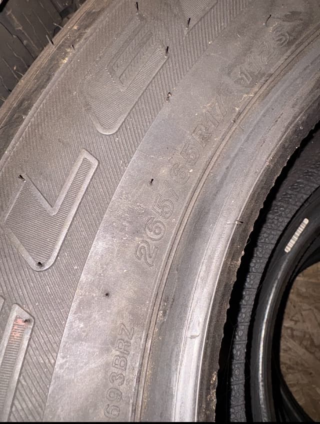 Bridgestone Dueler AT 265 65 R17