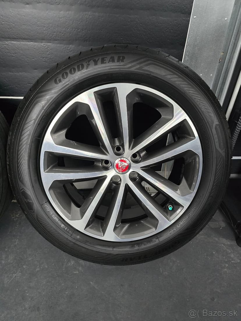 Letná sada Jaguar F-Pace 255/55 R19 Goodyear DOT1124 8mm