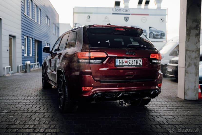 JEEP GRAND CHEROKEE SRT 6.4 HEMI V8