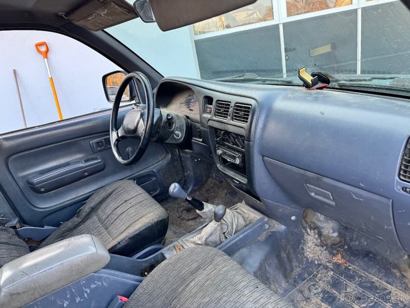 Toyota hilux 2.4td 66 kw