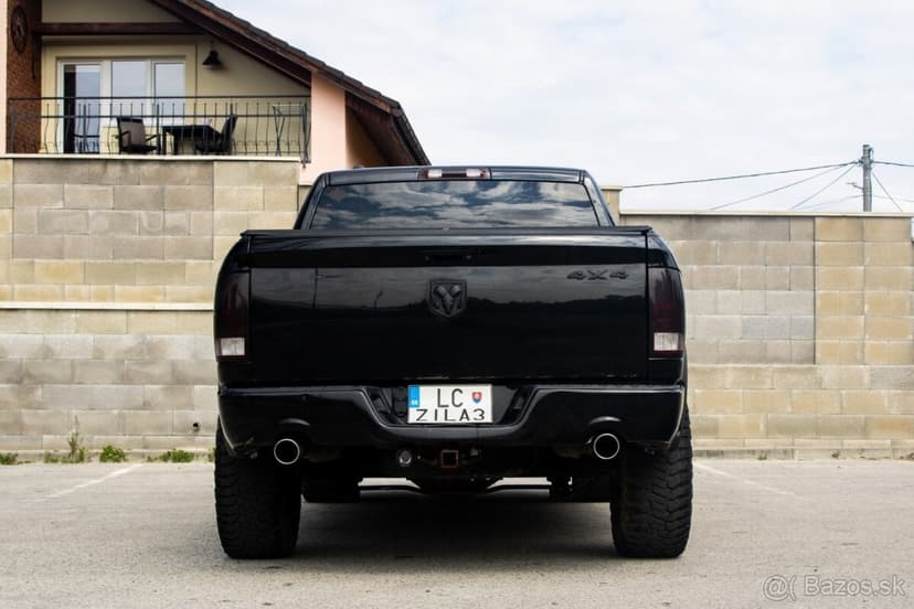 Dodge RAM 1500 5.7 HEMI /AJ NA SPLATKY/