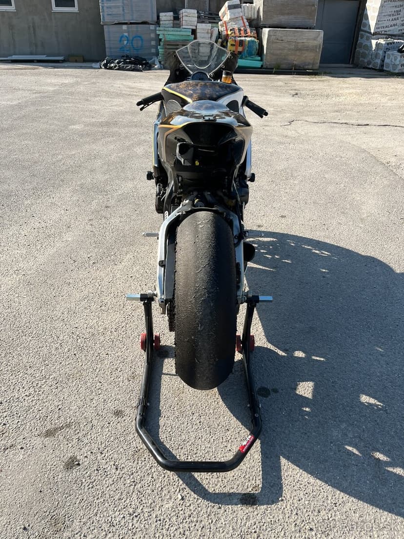 Honda CBR 1000RR SC59E - okruhovka